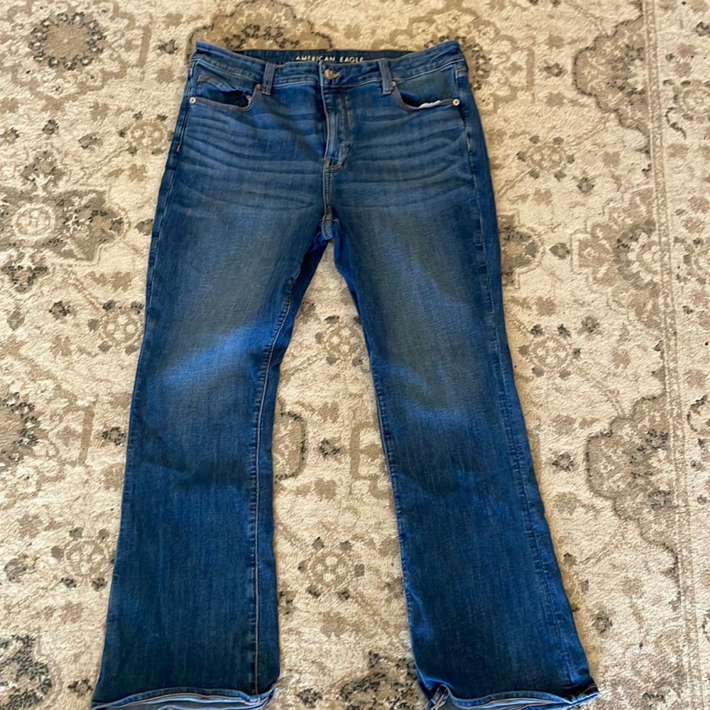 Brands new AMERICAN EAGLE bootcut jeans-shirt length